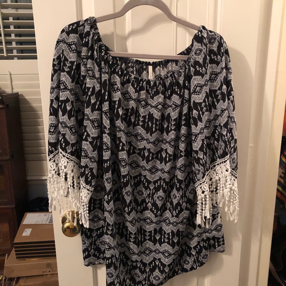 Black and white patterned tunic